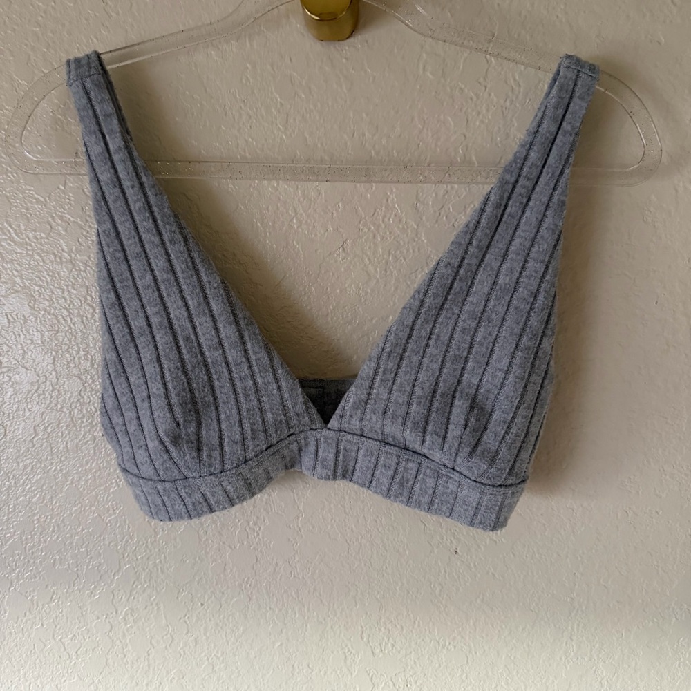 Alo Yoga Ribbed Take Comfort bra size M - Picture 6 of 9